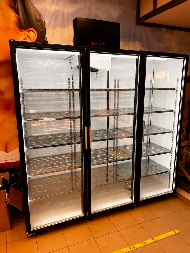 تصویر 3 از یخچال صنعتی سه در با فضای ذخیره سازی بی نظیر